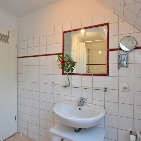 Pet-Friendly Apartment Near Sea In Wittenbeck 아파트