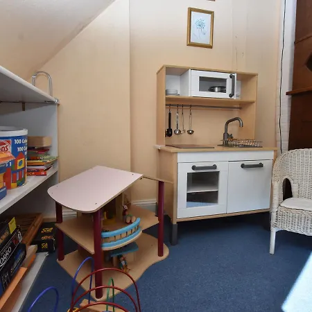 Pet-Friendly Apartment Near Sea In Wittenbeck *