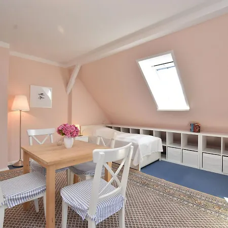 Pet-Friendly Apartment Near Sea In Wittenbeck Ostseebad Kühlungsborn