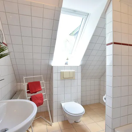 Pet-Friendly Apartment Near Sea In Wittenbeck * Ostseebad Kühlungsborn